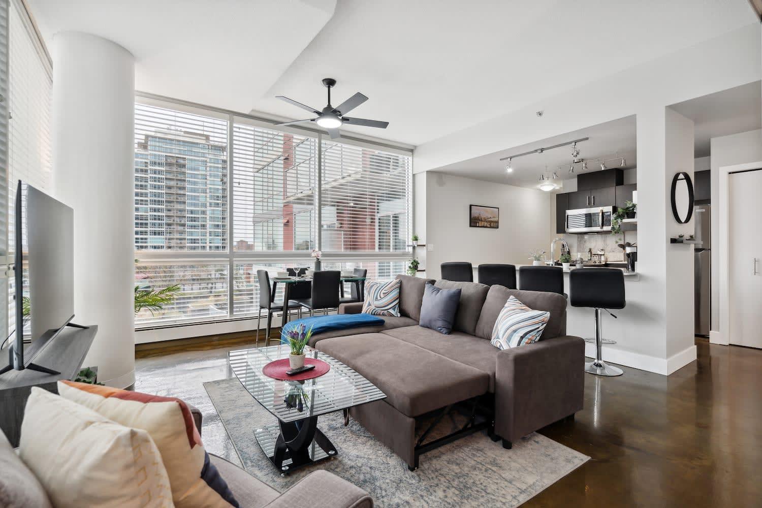 Upscale 2Br Condo - King Bed - Stunning Views YYC 외부 사진